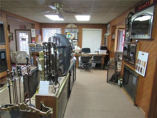 44 Main St, Englishtown, NJ 07726